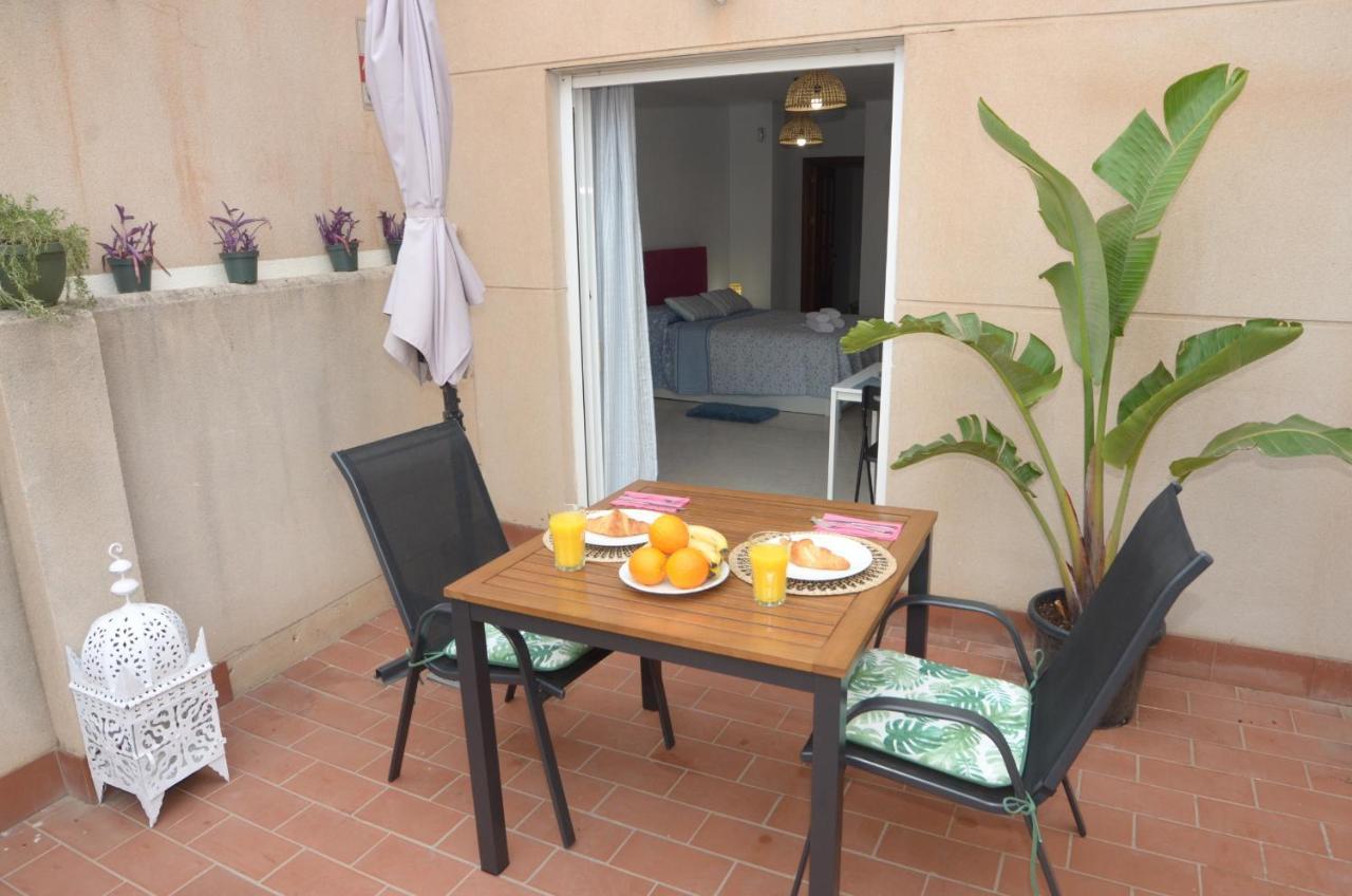 Habitacion Grande Con Terraza Privada, Malaga Centro Exterior photo