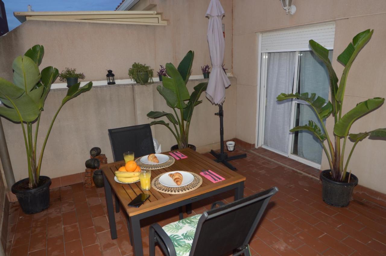 Habitacion Grande Con Terraza Privada, Malaga Centro Exterior photo